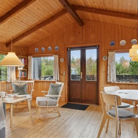 Сasa de vacaciones Asmo - 350m From The Sea By Interhome